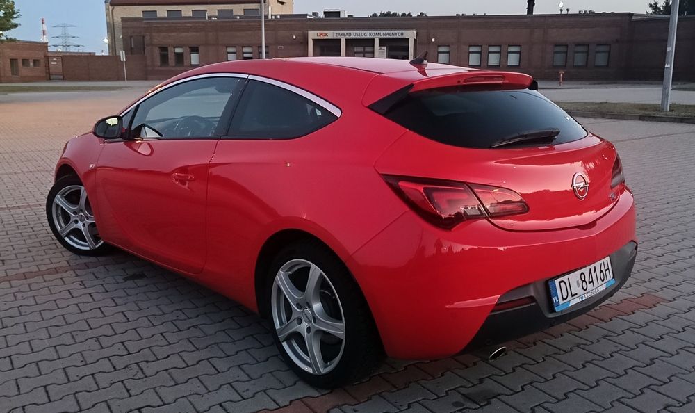 Opel Astra GTC 1.6 Benz. 180ps