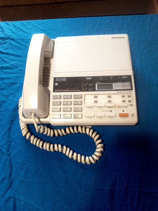 Телефонний апарат з відповідачем Panasonic KX-2470B