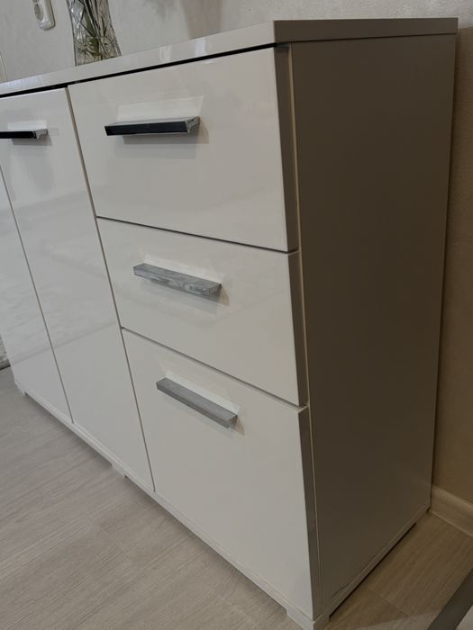 Комод для спальні