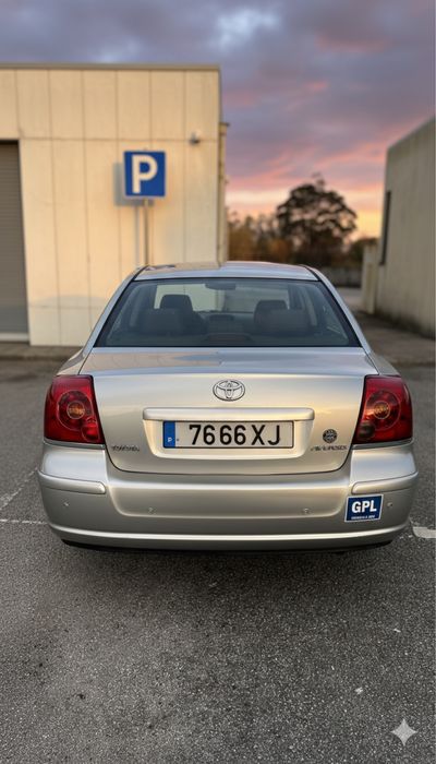 Toyota avensis 1.6 t25 gasolina/gpl