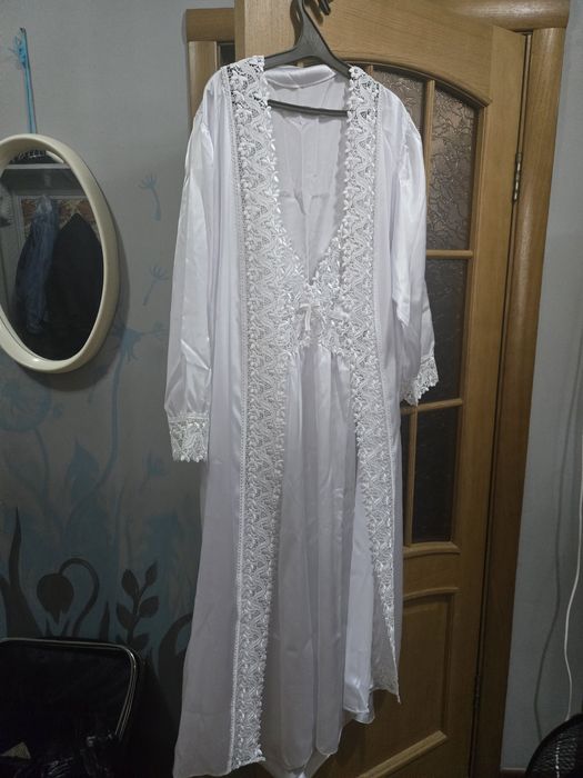 Комплект білизни: Пеньюар белый кружевной с халатом   и чёрный  XL
