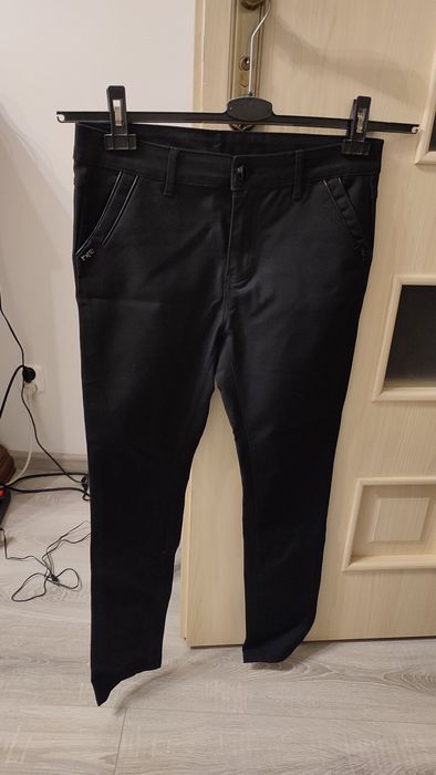 Czarne spodnie rozmiar 38