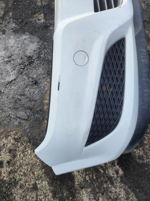 Opel Astra III H zderzak przedni biały Z474 uszkodzony