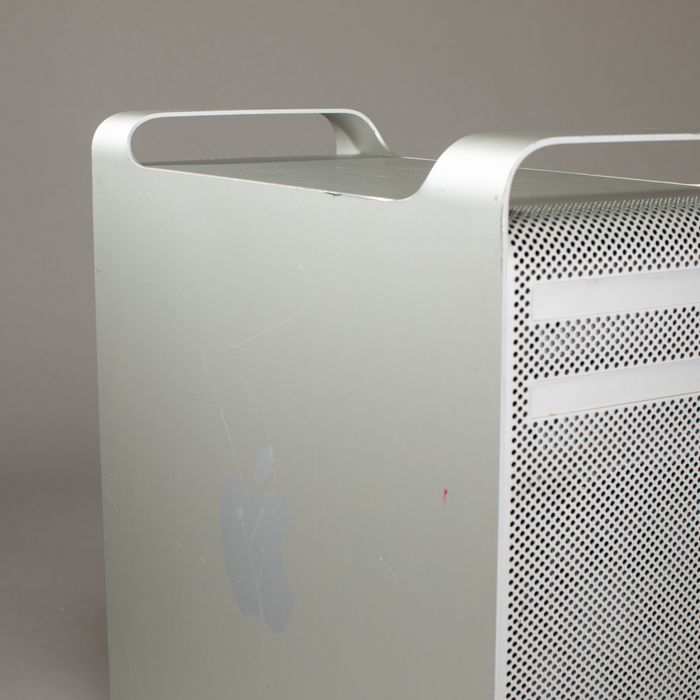 Mac Pro A1186 w dobrym stanie