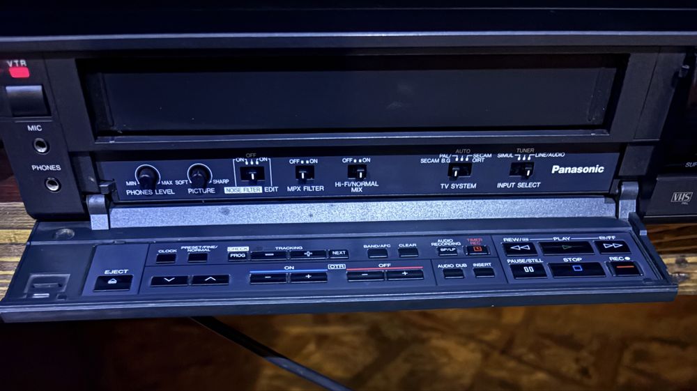 Відеомагнітофон  Panasonic nv f65 hi-fi