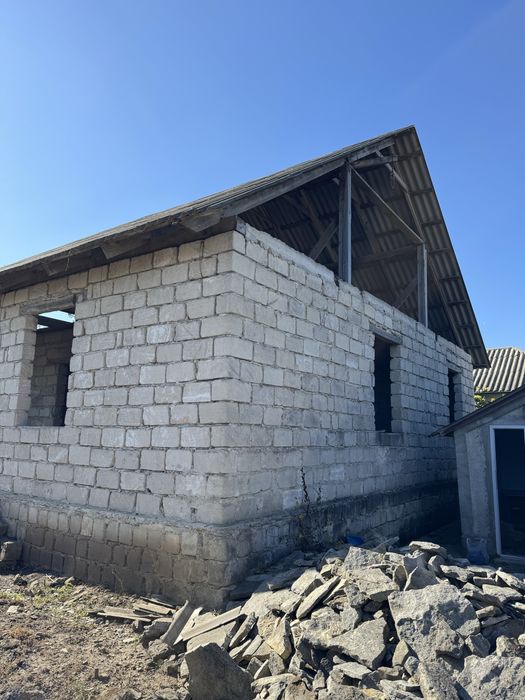 Будинок з невеликим городом