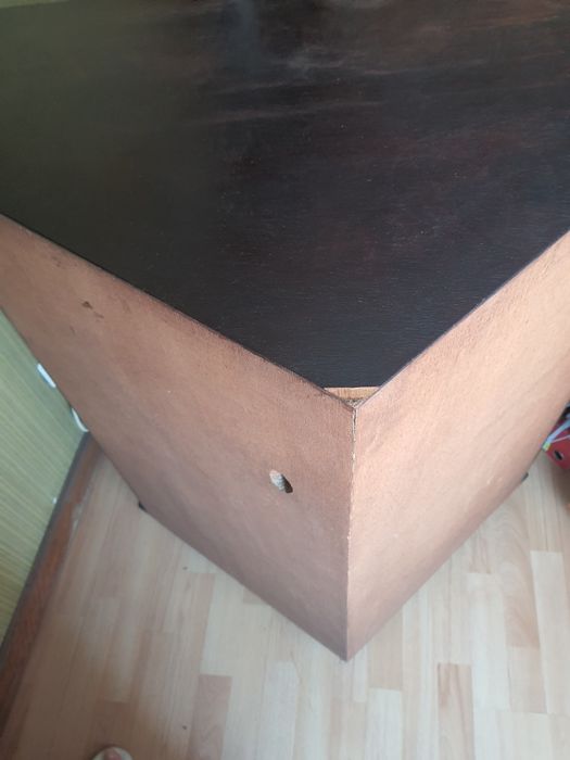 Movel de canto antigo para a televisão