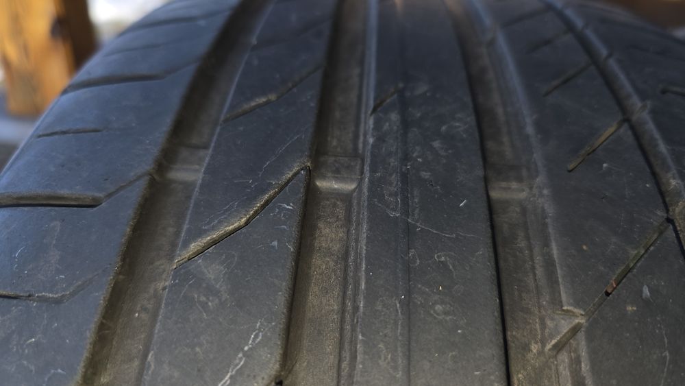 Opony letnie Continental 235/50/18