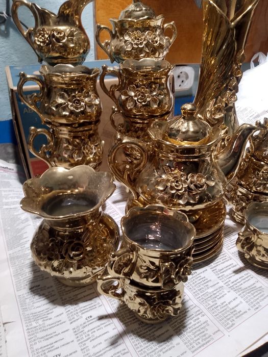 Чайний сервіз золотая роза.
