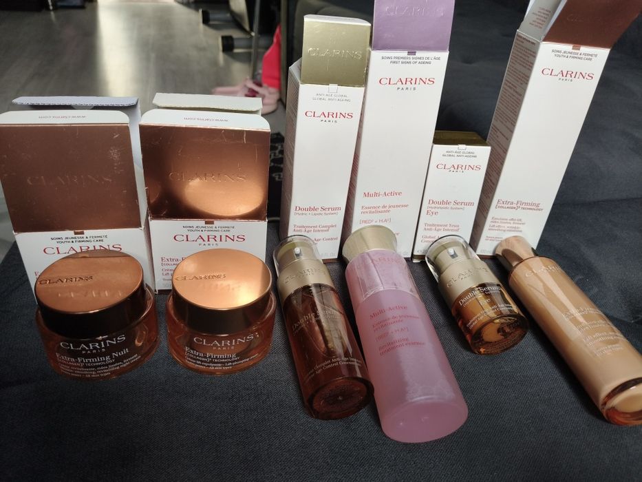 Sprzedam 6 częściowy  zestaw kosmetyków Clarins