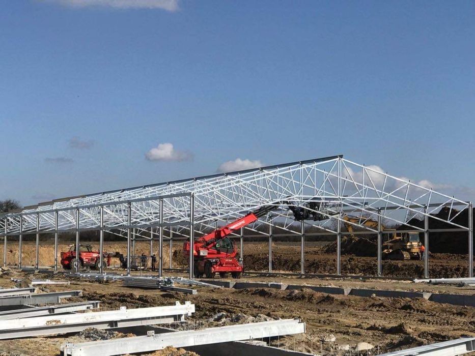 Konstrukcje stalowe, płyty warstwowe, hale, garaże, montaz