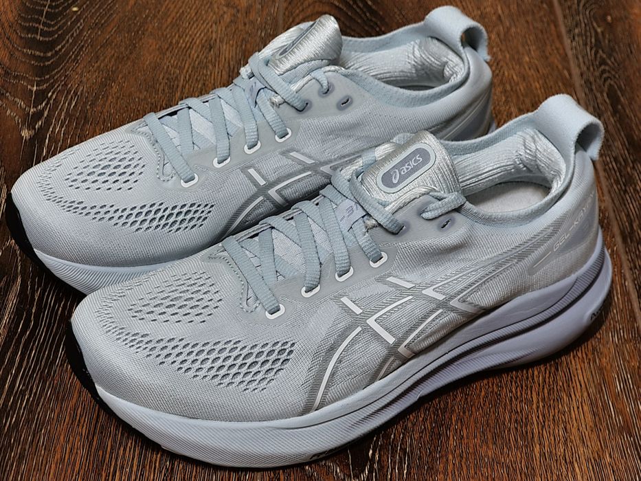 Оригінал 100%  жіночі кросівки asics gel kayano 31 euro 40