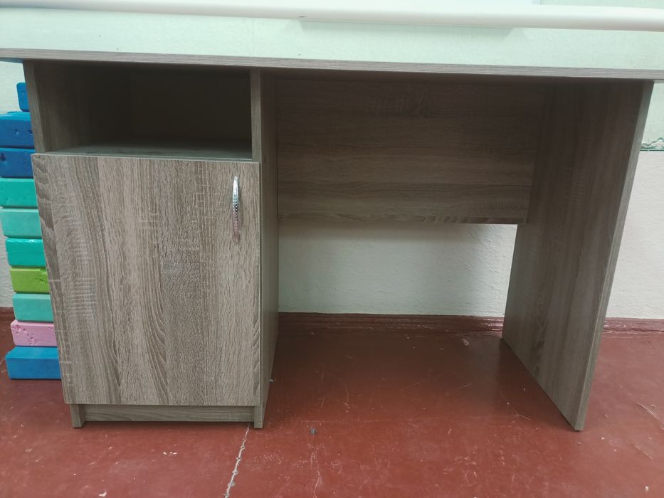 Продам письменный стол