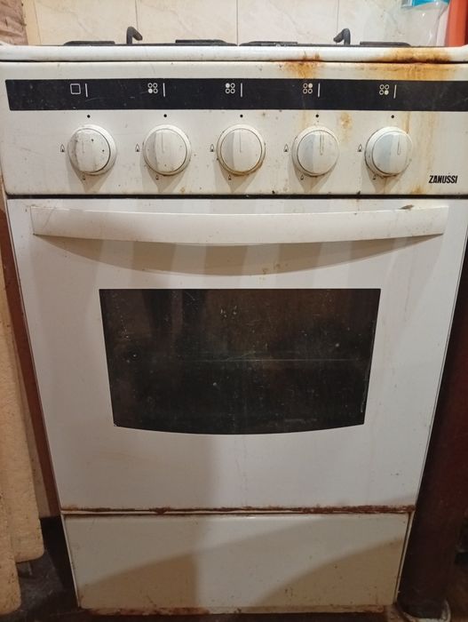Продам рабочую газовую плиту