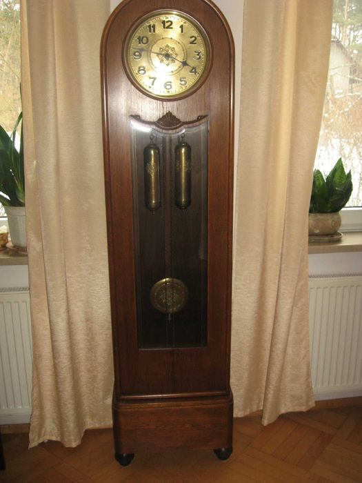 Stary zegar stojący