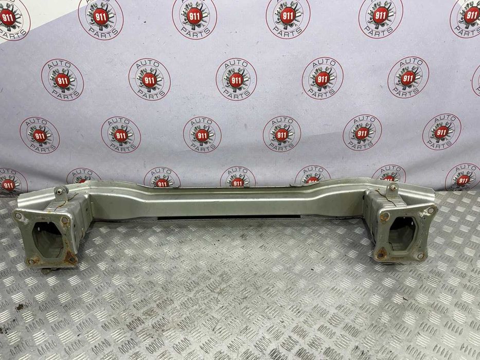 Підсилювач переднього бамперу для Ford Focus  3 11+