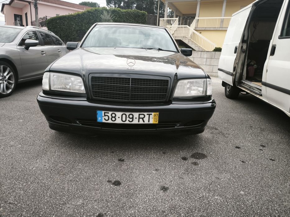 Mercedes-Benz 220