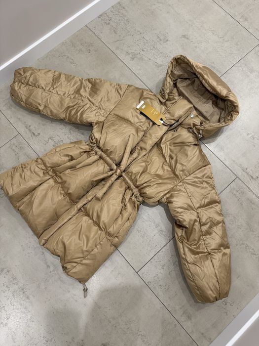 Зимовий пуховик Levis