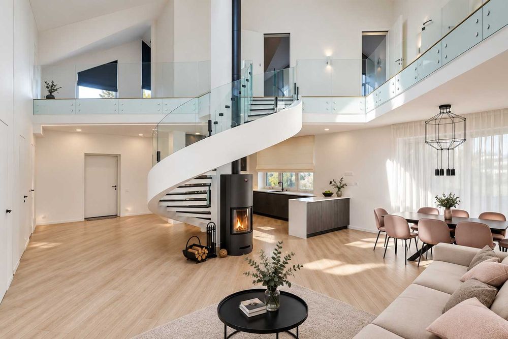 Продаж унікального будинку 297 м² з басейном, ставком і панорамою 15 соток,  4 спальні,  4 с/в,  гараж на 2 авто,  введено в експлуатацію 2024