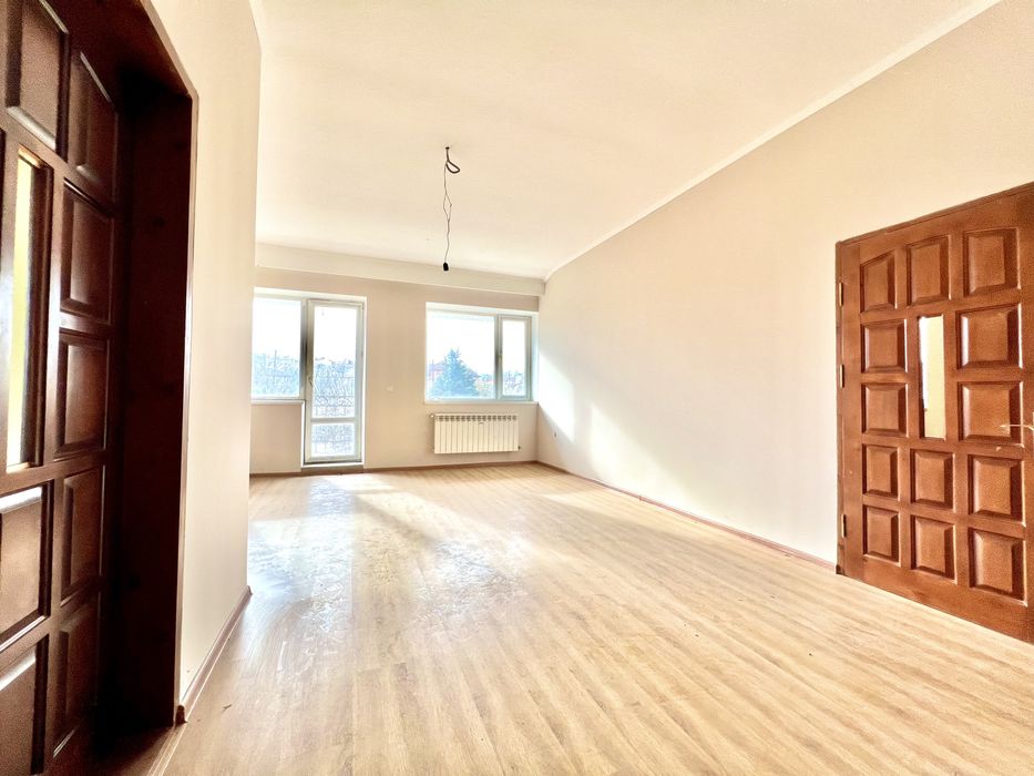 Котедж за вигідною ціною в хорошому районі міста, 80% готовності