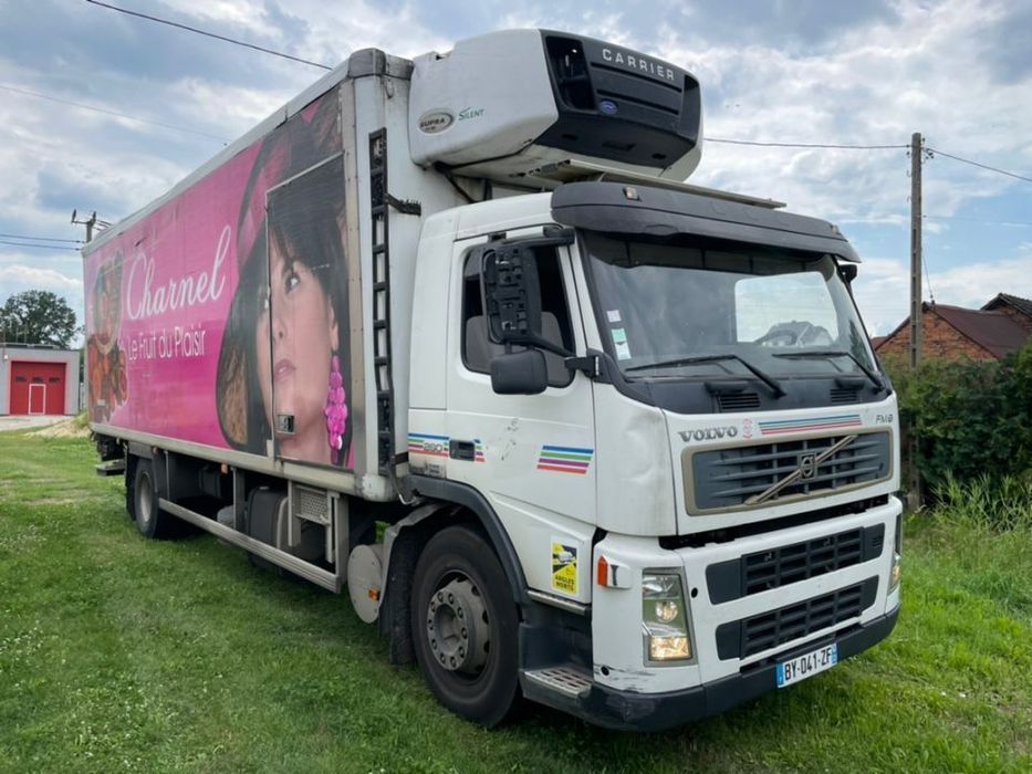 Volvo FM 9 260  chlodnia + winda