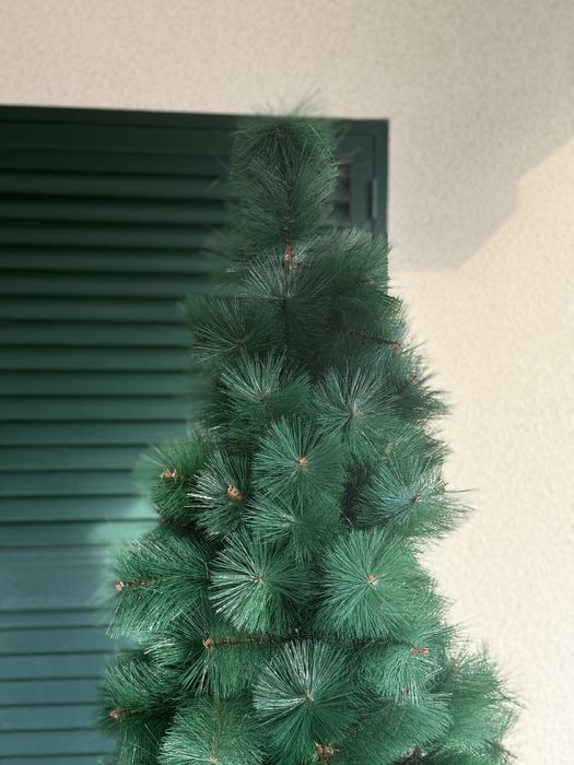 Árvore Natal 180cm+ luzes brancas + bolas + estrela