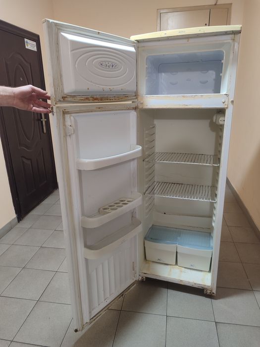 Продам холодильник