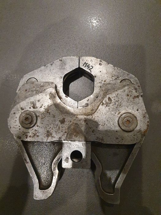 Zacisk szczęka kamień cegi REMS M42