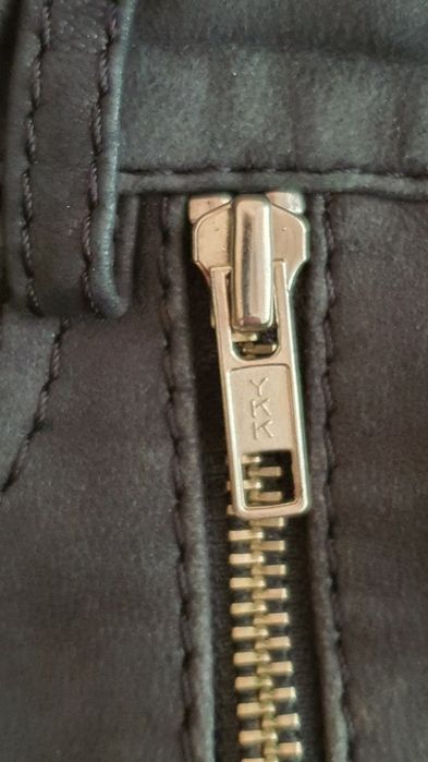 Calças Iceberg pele