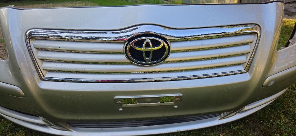 Zderzak Toyota Awensis