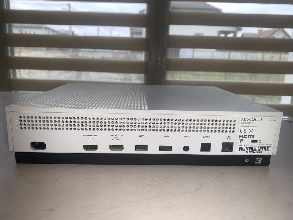Продам xbox one s