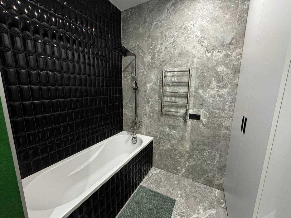 Простора квартира у житловому комплексі бізнес класу Main House