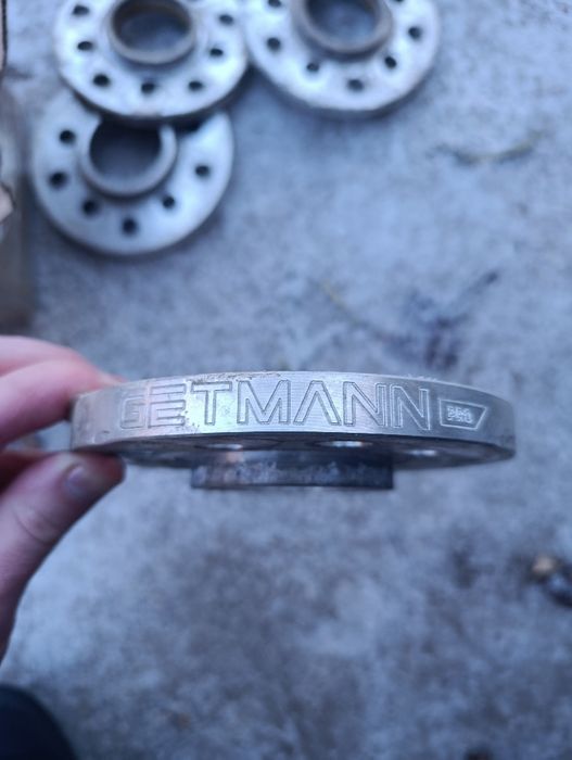 Продам проставки 5 на 112