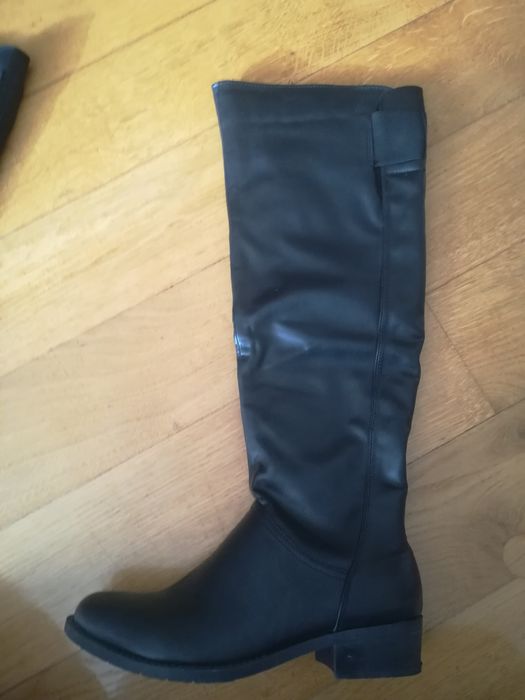 Wysokie czarne kozaki, r. 39