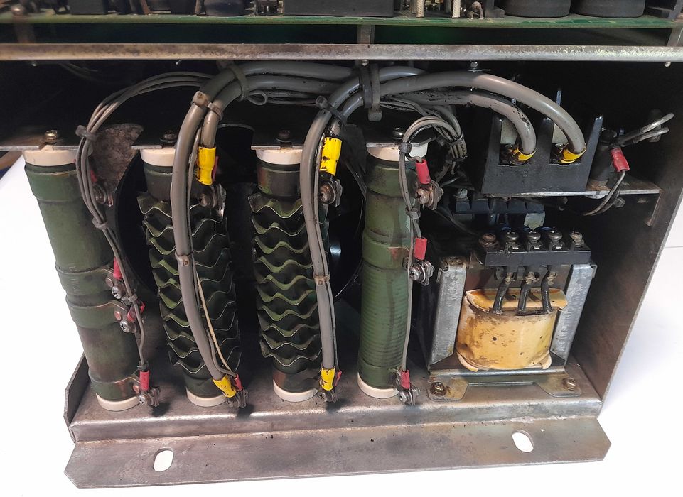 Fanuc A06B-6044-H009 Servo Drive para Spindle