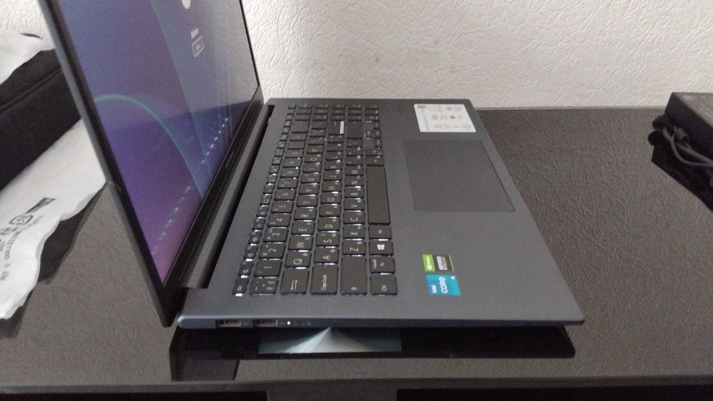 Продам ноутбук ASUS Vivobook Pro 15