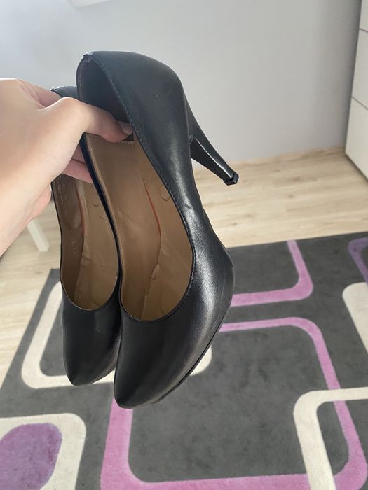 Czarne czółenka szpilki
