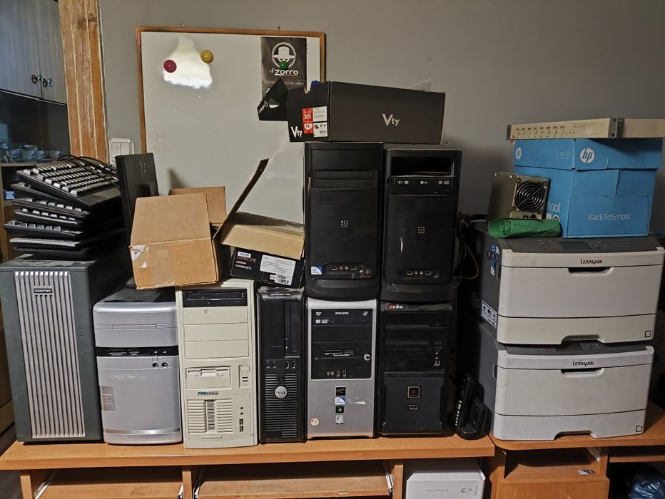 Komputery, części, przewody