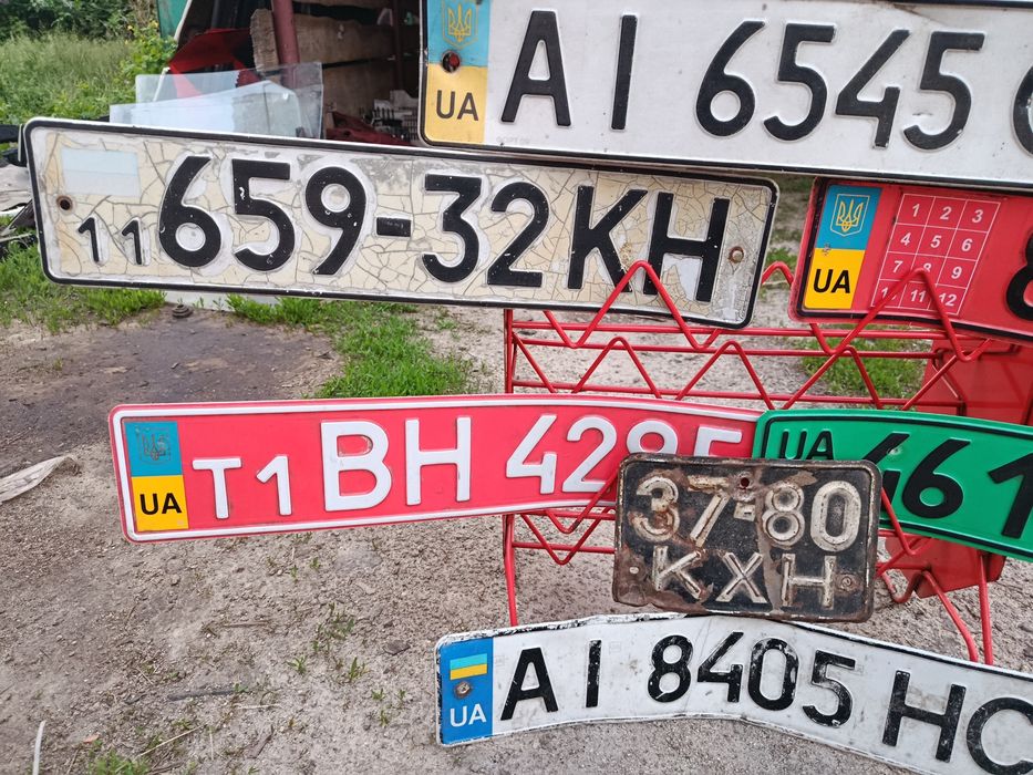 Железная полочка для пепси колы. Норма. На фото.