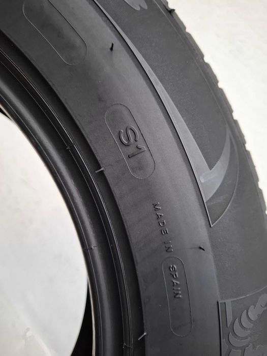 2x 215/65R17 Michelin Primacy 3  2x5mm i 2x 5,8mm 18r.