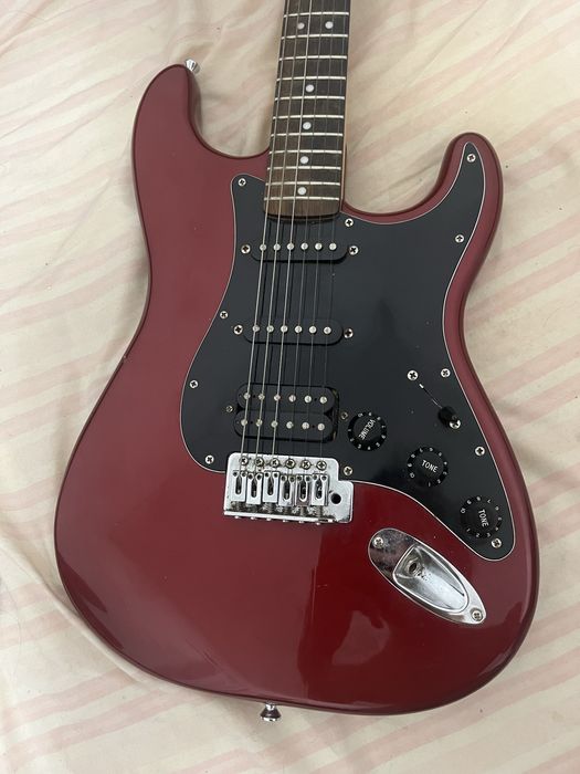 Squier Stratocaster Affinity HSS Candy Apple Red