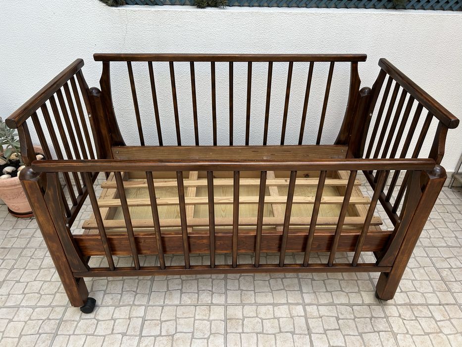 Vendo cama de bebe / crianca.