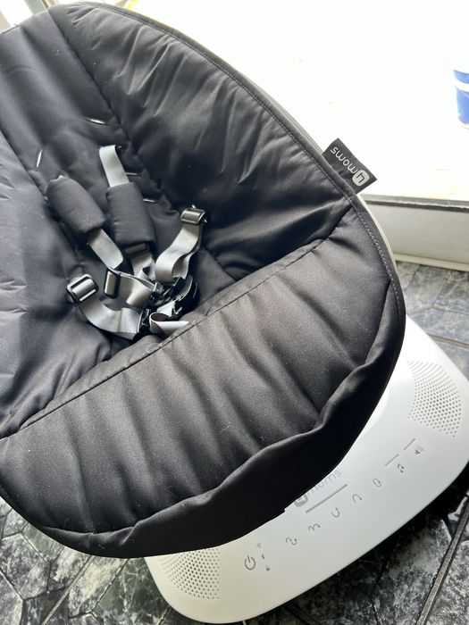 Mamaroo 5 - 4 moms