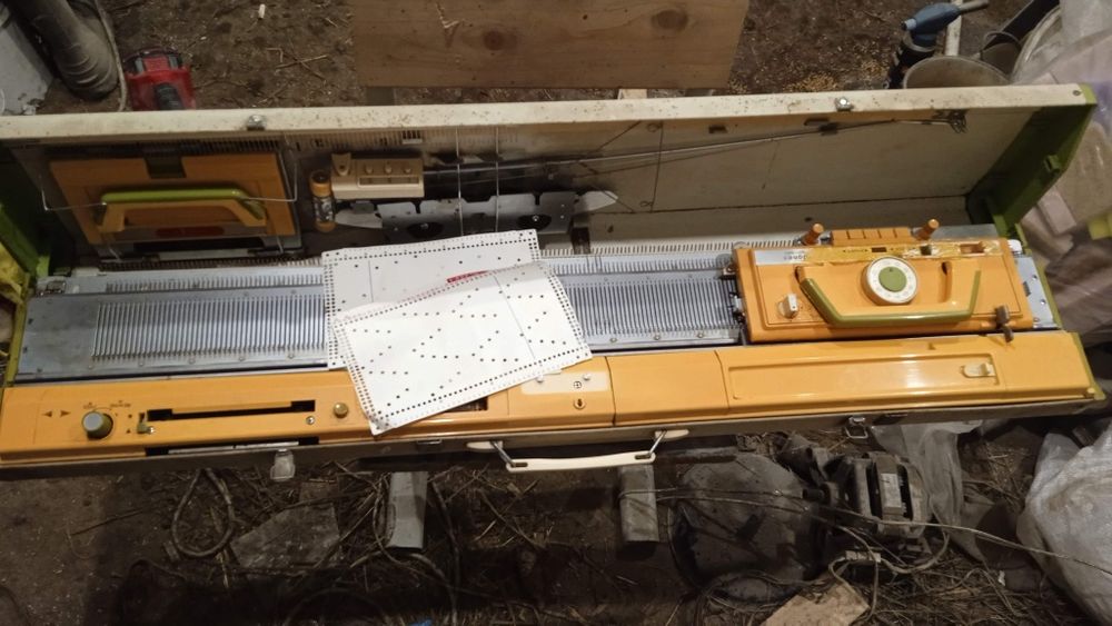 Вязальна машина Jones KH820 аналог Brother