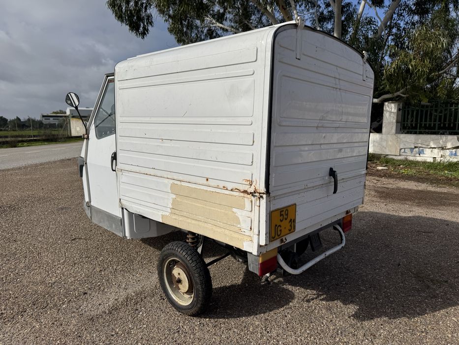 Piaggio Ape 50 a circular