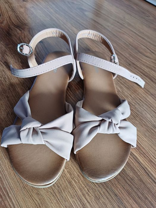 Sandały dziewczęce 37