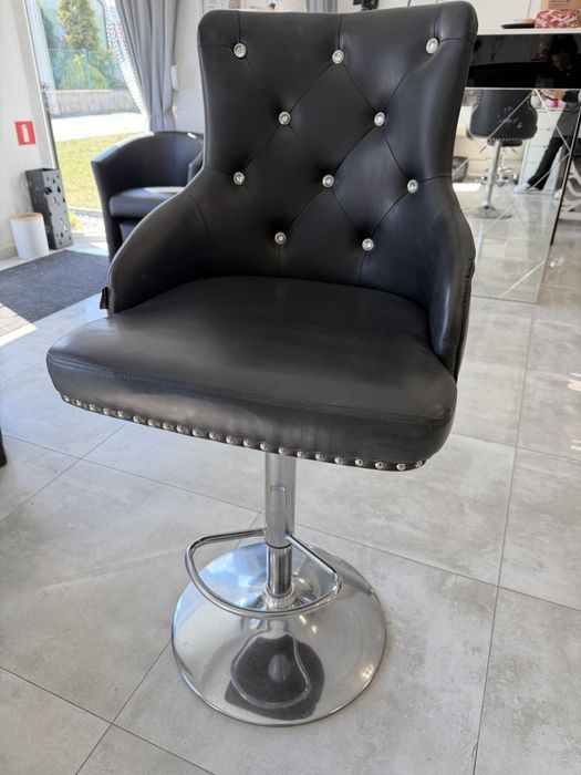 Fotel kosmetyczny do wizażu