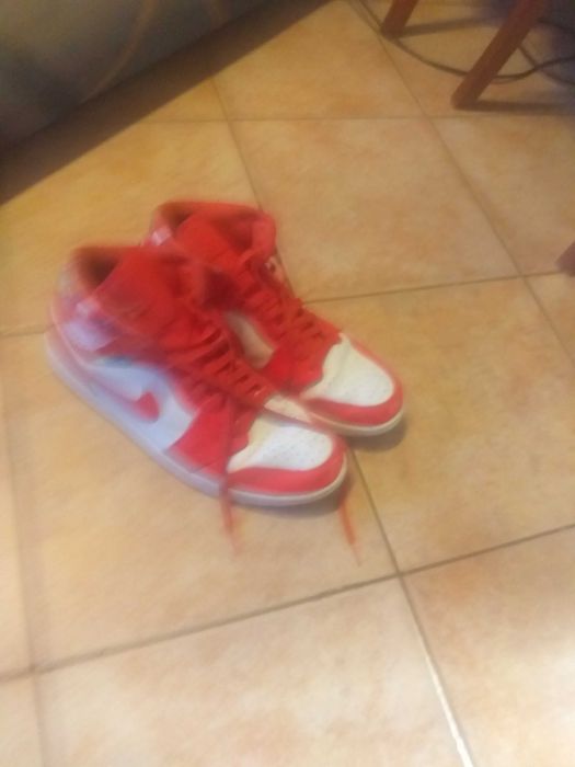 Vendo nike vermelho em otimo estado, 49,5