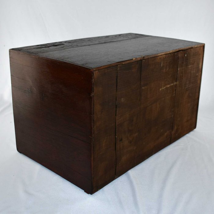 Caixa / contador em madeira exótica, com embutidos