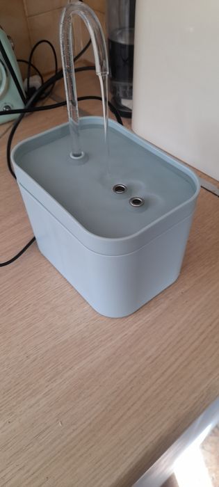 Fonte de água para gatos